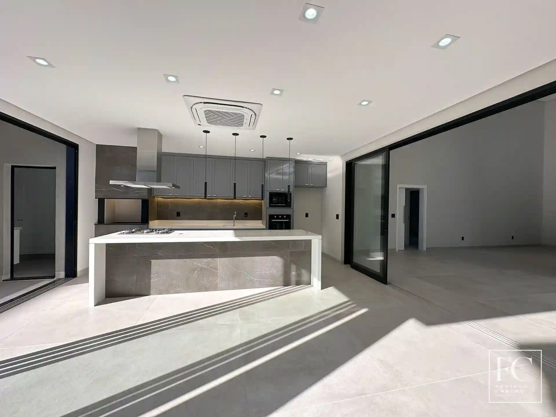Casa de Condomínio com 3 quartos à venda, 245m² — foto 16 de 26