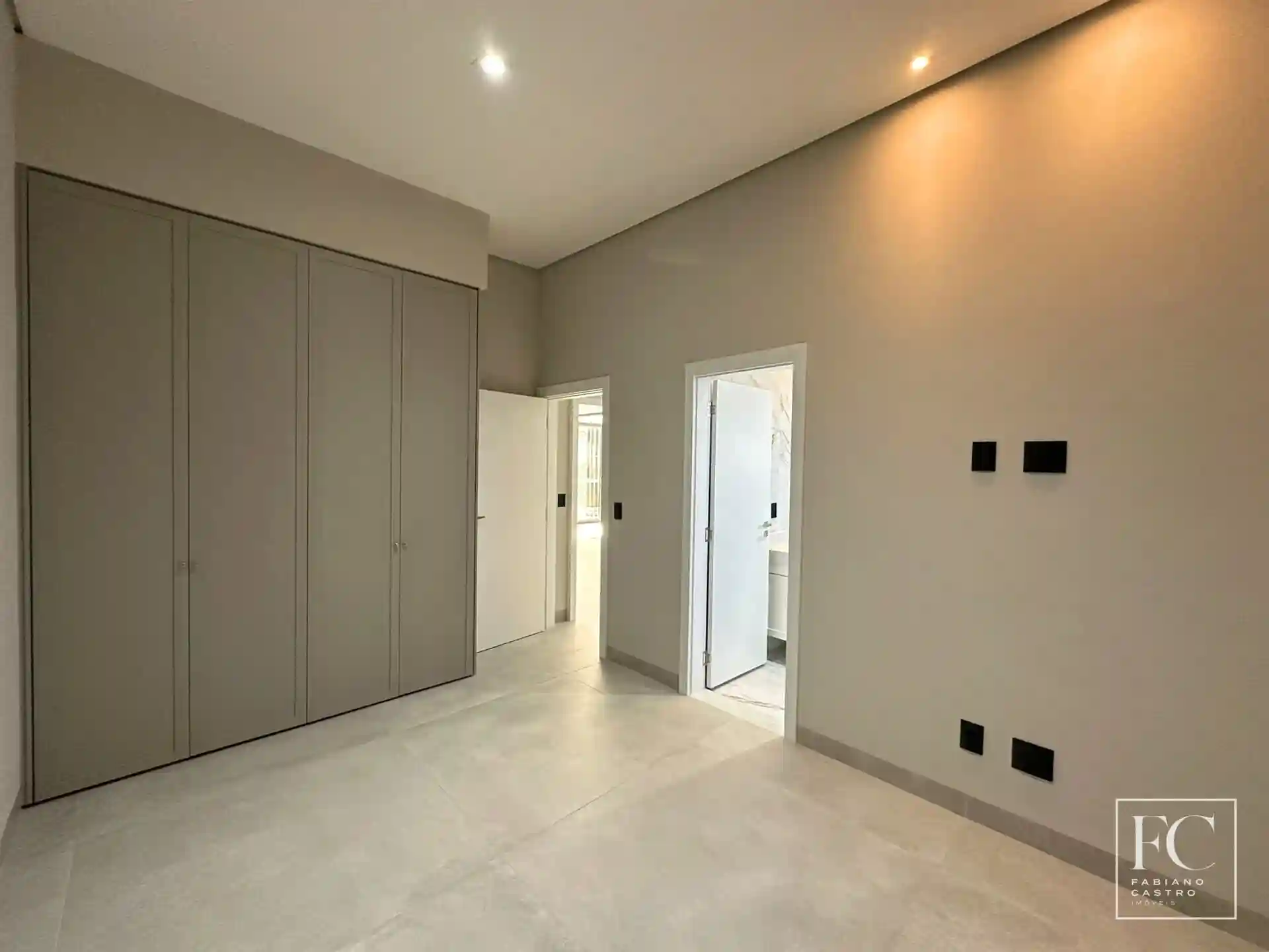 Casa de Condomínio com 3 quartos à venda, 245m² — foto 17 de 26