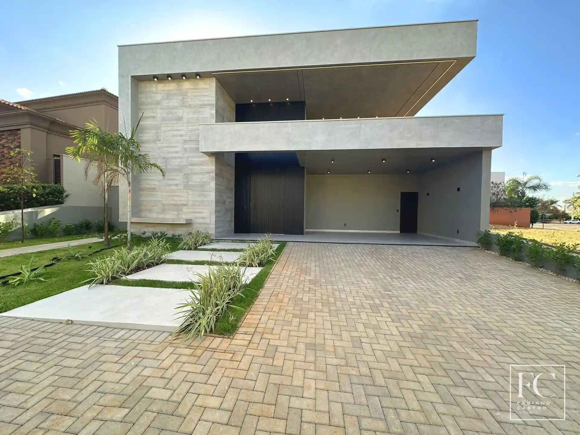 Casa de Condomínio com 3 quartos à venda, 245m² — foto 1 de 26