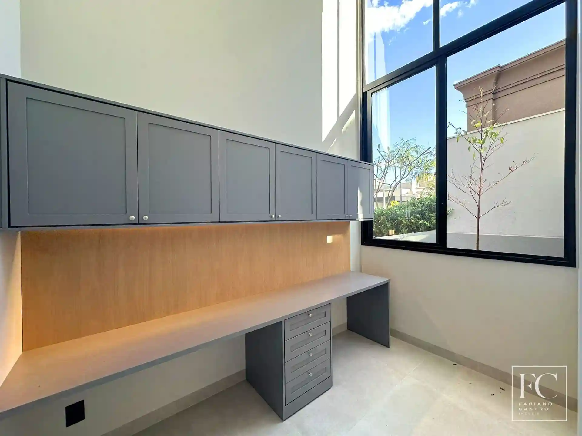 Casa de Condomínio com 3 quartos à venda, 245m² — foto 3 de 26