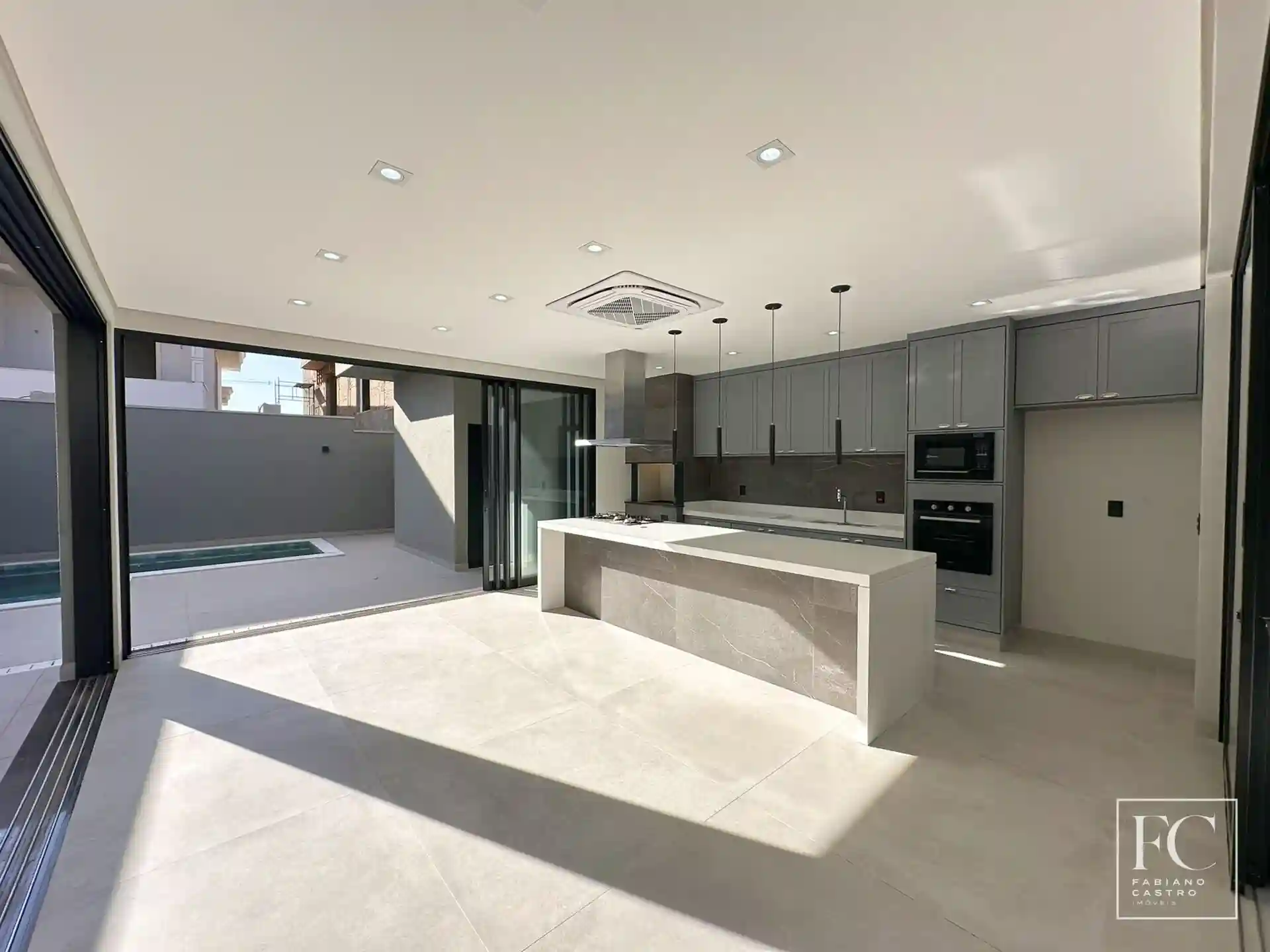 Casa de Condomínio com 3 quartos à venda, 245m² — foto 8 de 26