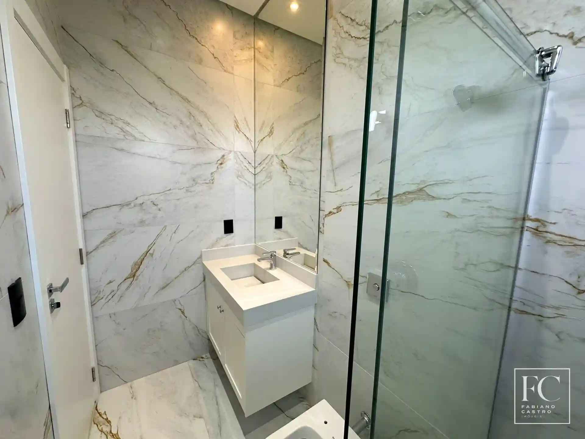 Casa de Condomínio com 3 quartos à venda, 245m² — foto 18 de 26