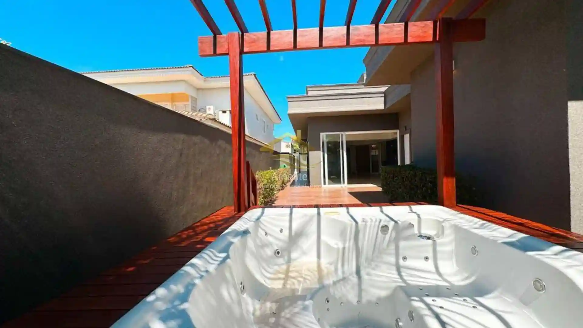 Casa de Condomínio com 3 quartos à venda, 300m² — foto 14 de 27