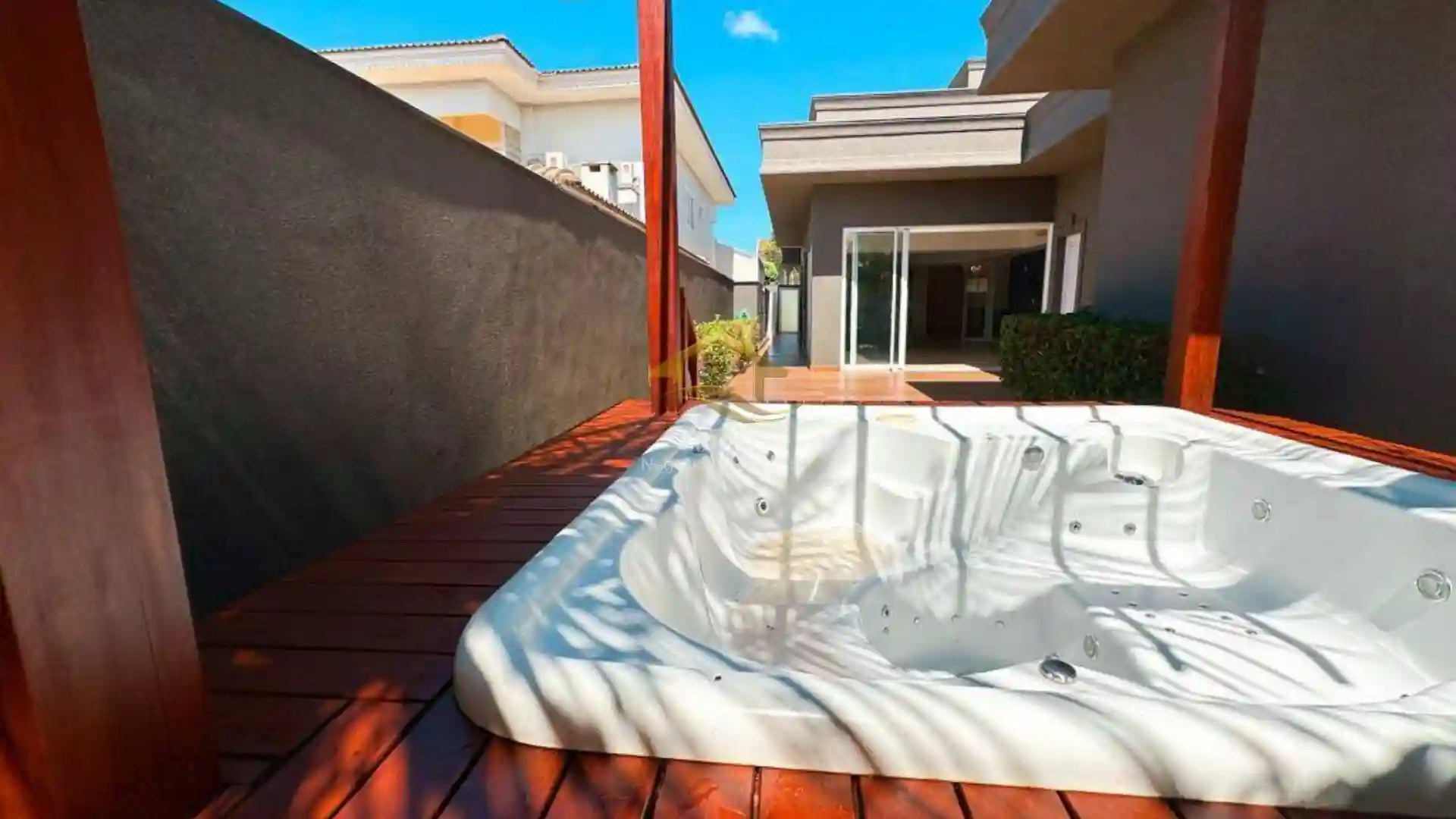 Casa de Condomínio com 3 quartos à venda, 300m² — foto 13 de 27