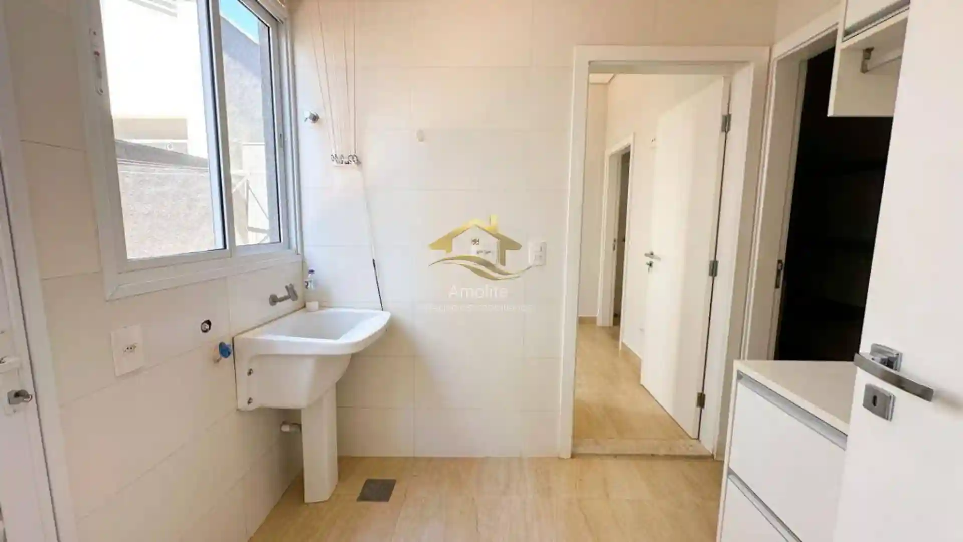 Casa de Condomínio com 3 quartos à venda, 300m² — foto 21 de 27