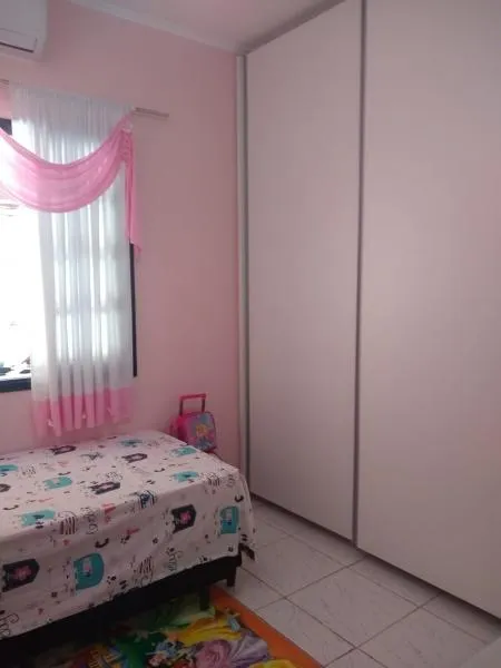 Casa à venda — foto 4 de 12