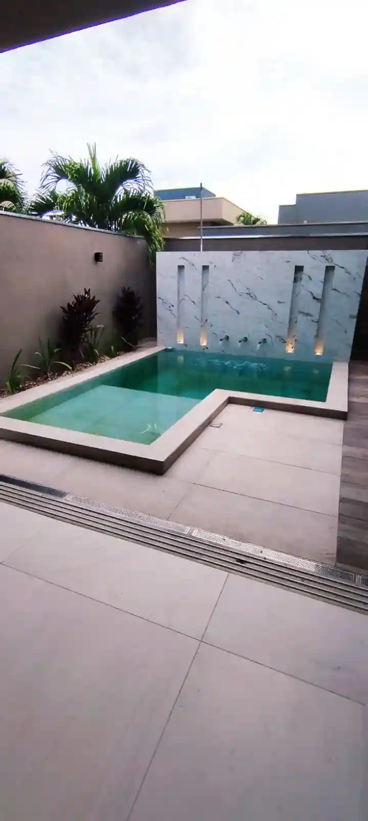 Casa de Condomínio com 4 quartos à venda, 420m² — foto 3 de 42