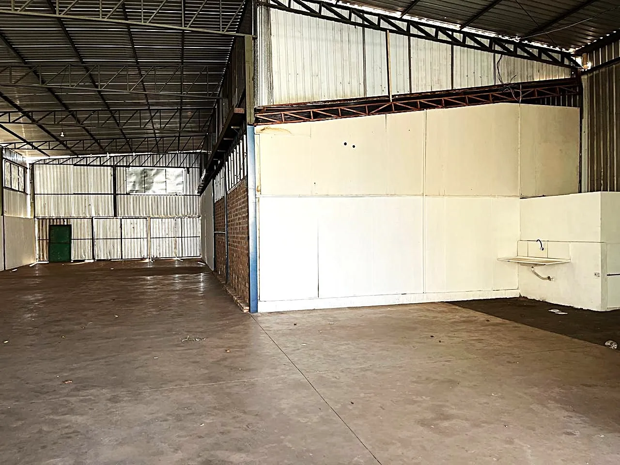 Galpão / Depósito / Armazém para aluguel, 500m² — foto 6 de 11