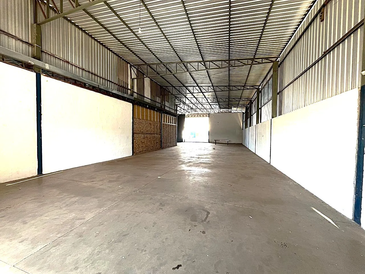 Galpão / Depósito / Armazém para aluguel, 500m² — foto 4 de 11