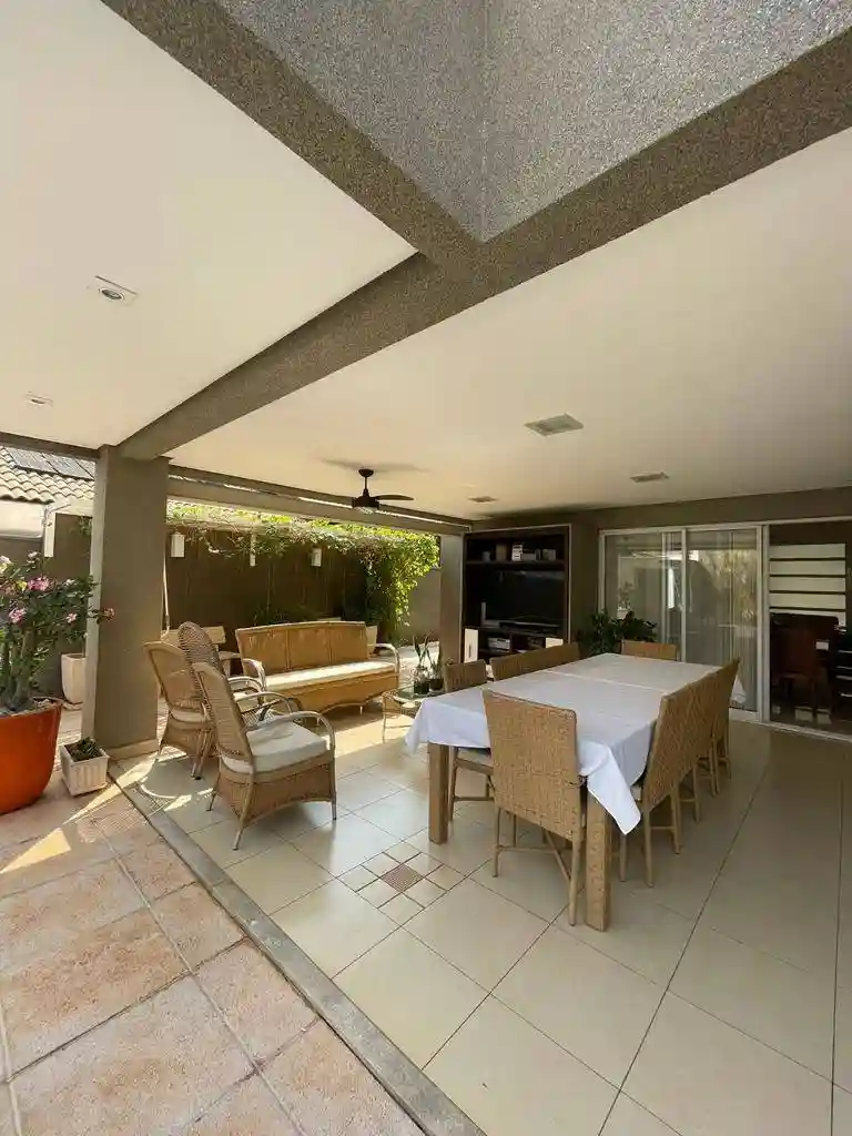 Casa de Condomínio com 4 quartos à venda, 370m² — foto 3 de 23