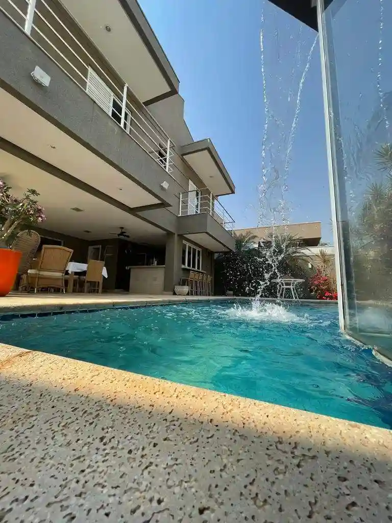 Casa de Condomínio com 4 quartos à venda, 370m² — foto 1 de 23
