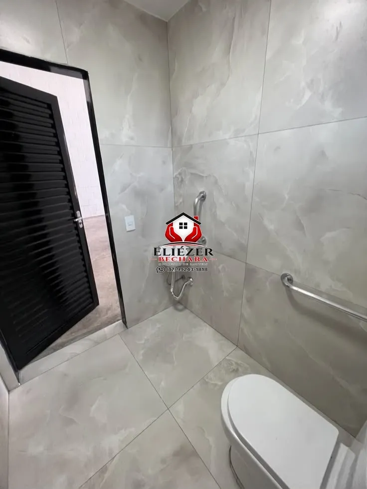 Loja / Salão / Ponto Comercial à venda, 200m² — foto 2 de 6