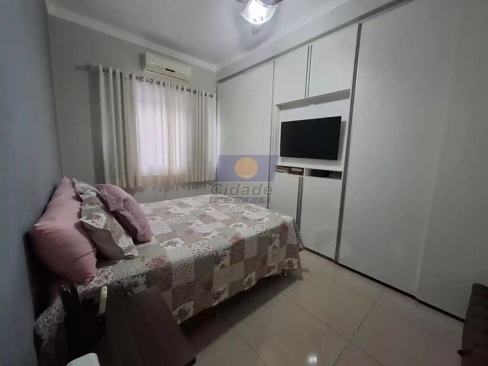 Casa com 3 quartos à venda, 165m² — foto 4 de 27