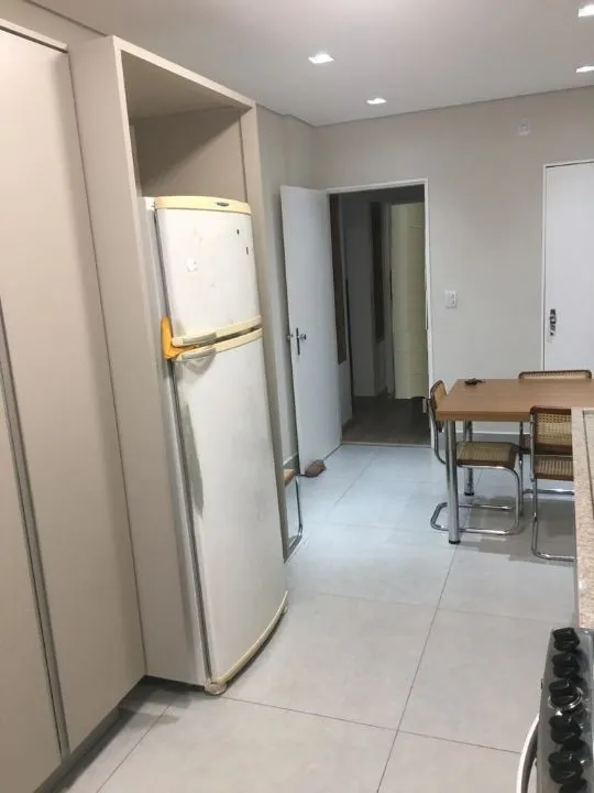 Apartamento com 4 quartos à venda, 240m² — foto 7 de 19