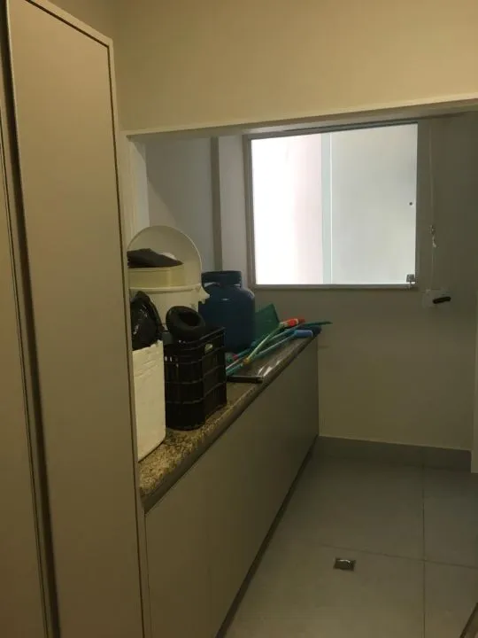 Apartamento com 4 quartos à venda, 240m² — foto 9 de 19