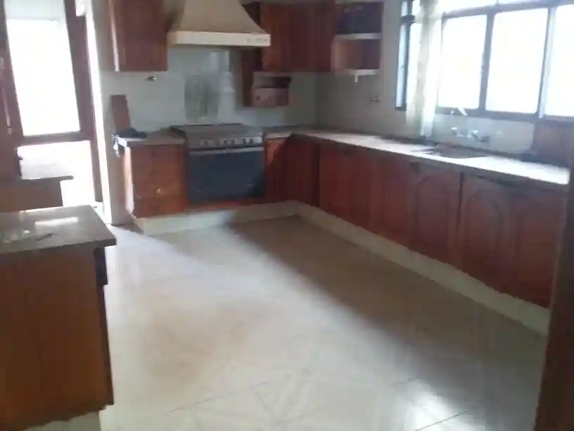 Casa à venda — foto 5 de 16