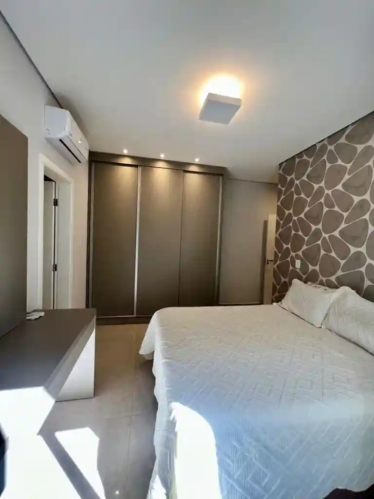 Casa de Condomínio com 4 quartos à venda, 284m² — foto 5 de 8