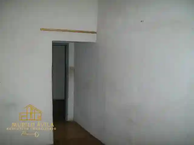 Casa com 3 quartos à venda, 165m² — foto 2 de 7