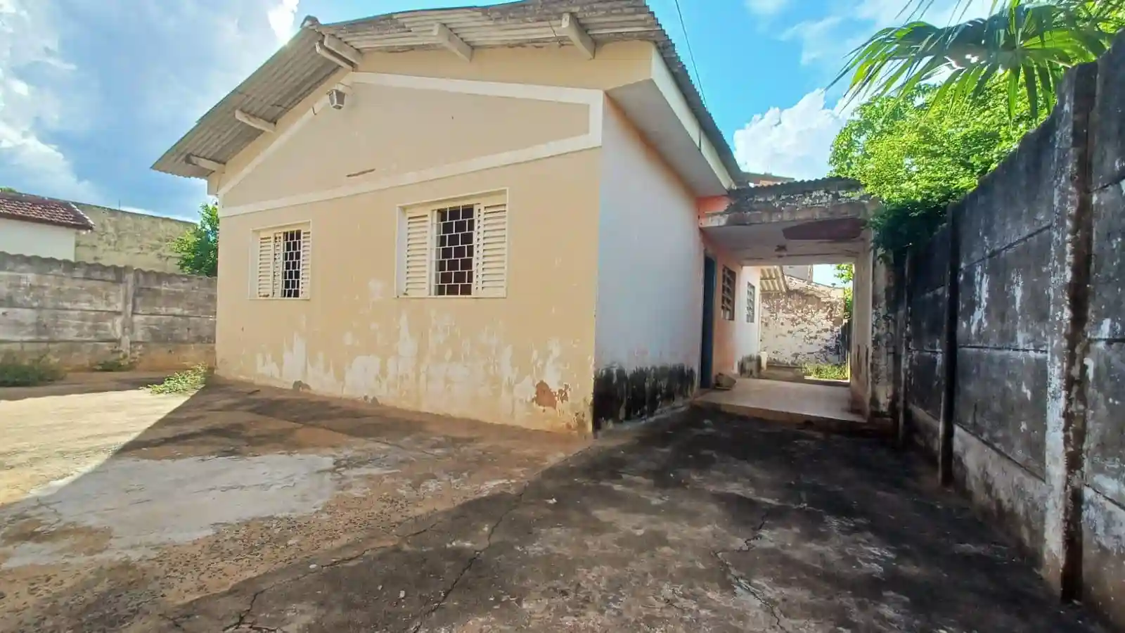 Casa com 3 quartos à venda, 92m² — foto 1 de 11