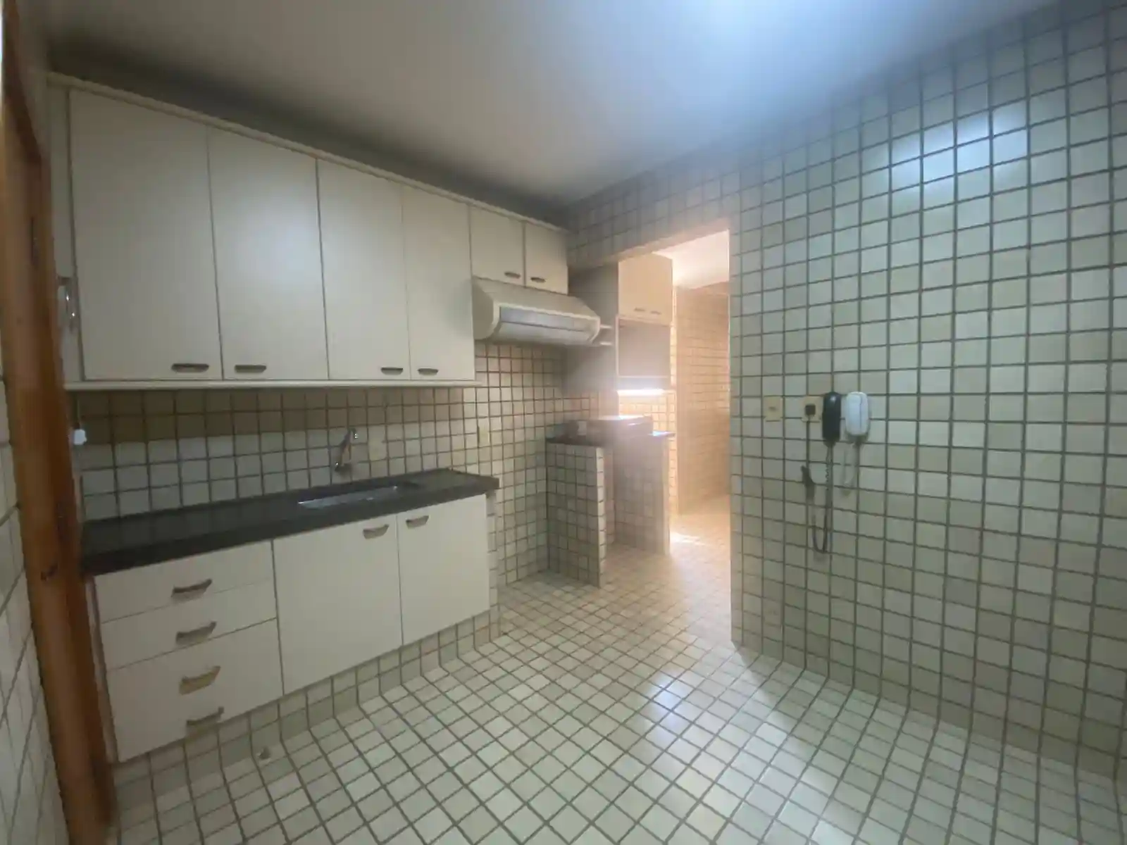 Apartamento com 3 quartos para aluguel, 195m² — foto 2 de 9