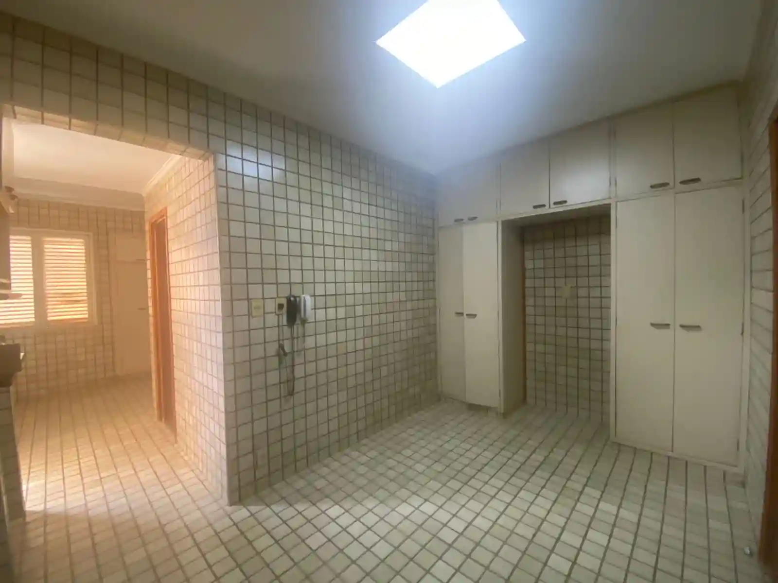 Apartamento com 3 quartos para aluguel, 195m² — foto 3 de 9