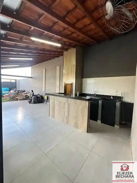 Casa com 3 quartos à venda, 117m² — foto 2 de 17