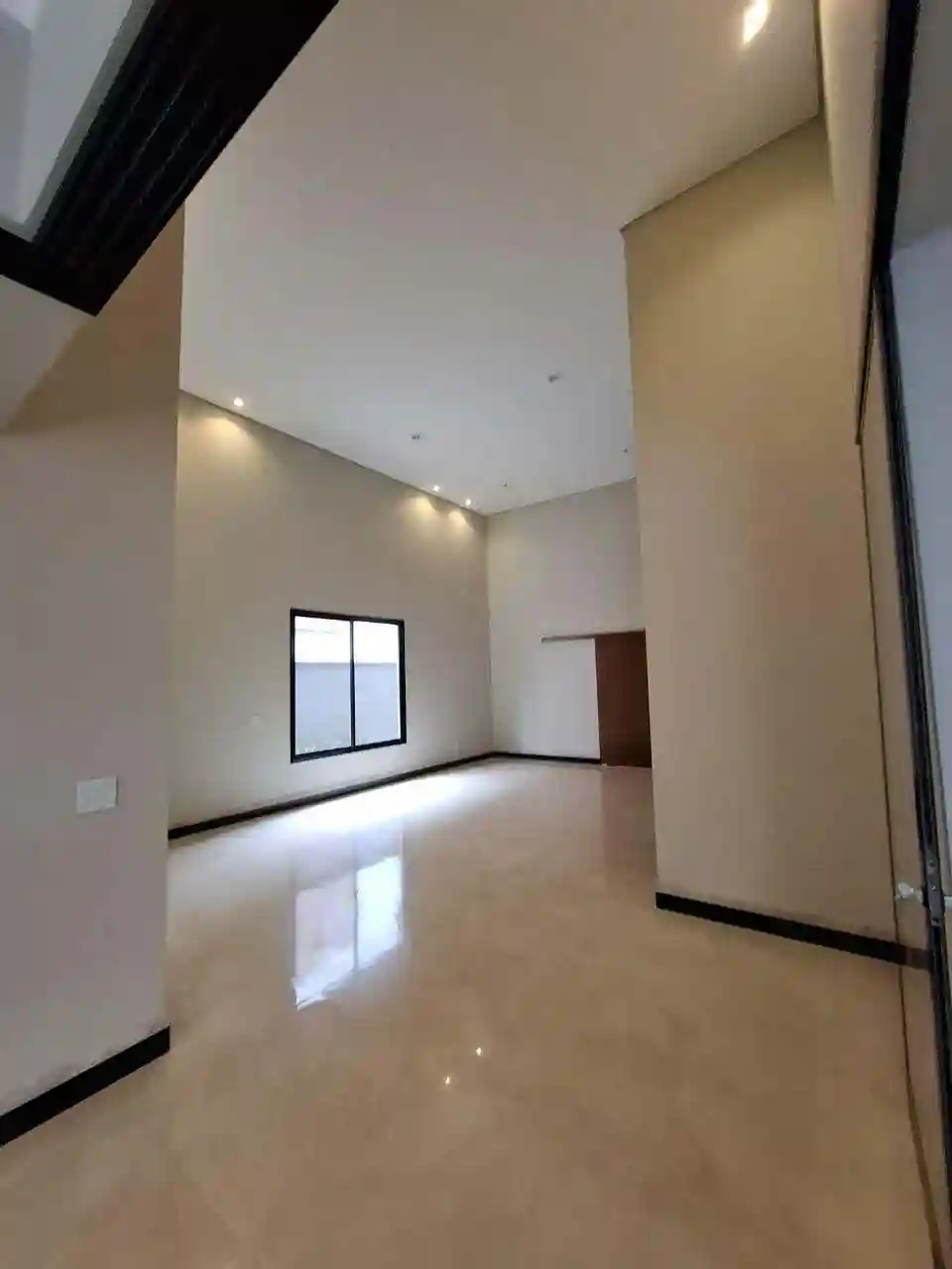 Casa de Condomínio com 4 quartos à venda, 267m² — foto 4 de 44