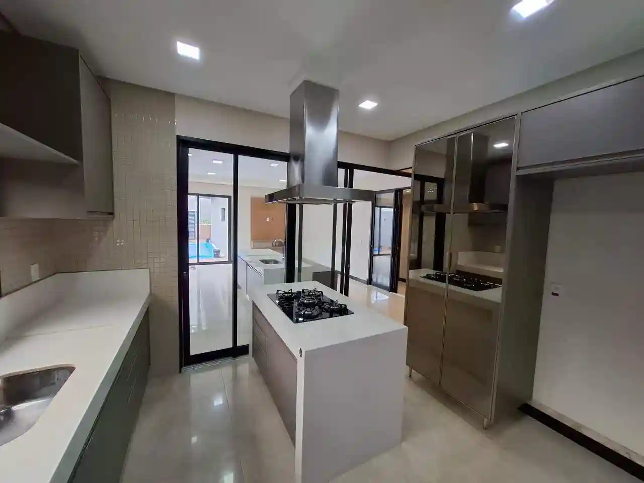 Casa de Condomínio com 4 quartos à venda, 267m² — foto 34 de 44