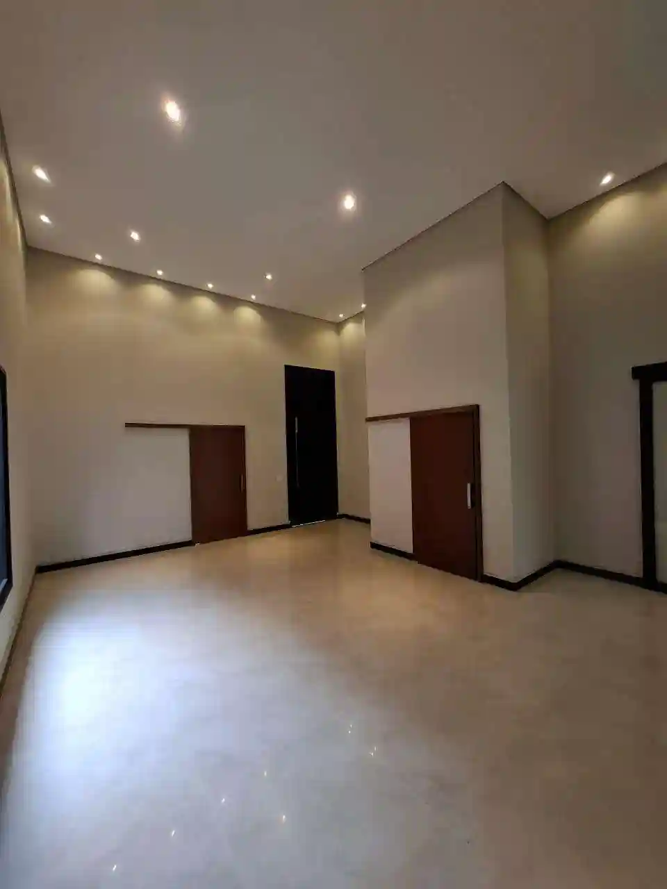 Casa de Condomínio com 4 quartos à venda, 267m² — foto 2 de 44