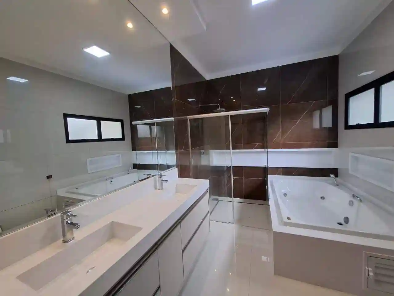 Casa de Condomínio com 4 quartos à venda, 267m² — foto 25 de 44