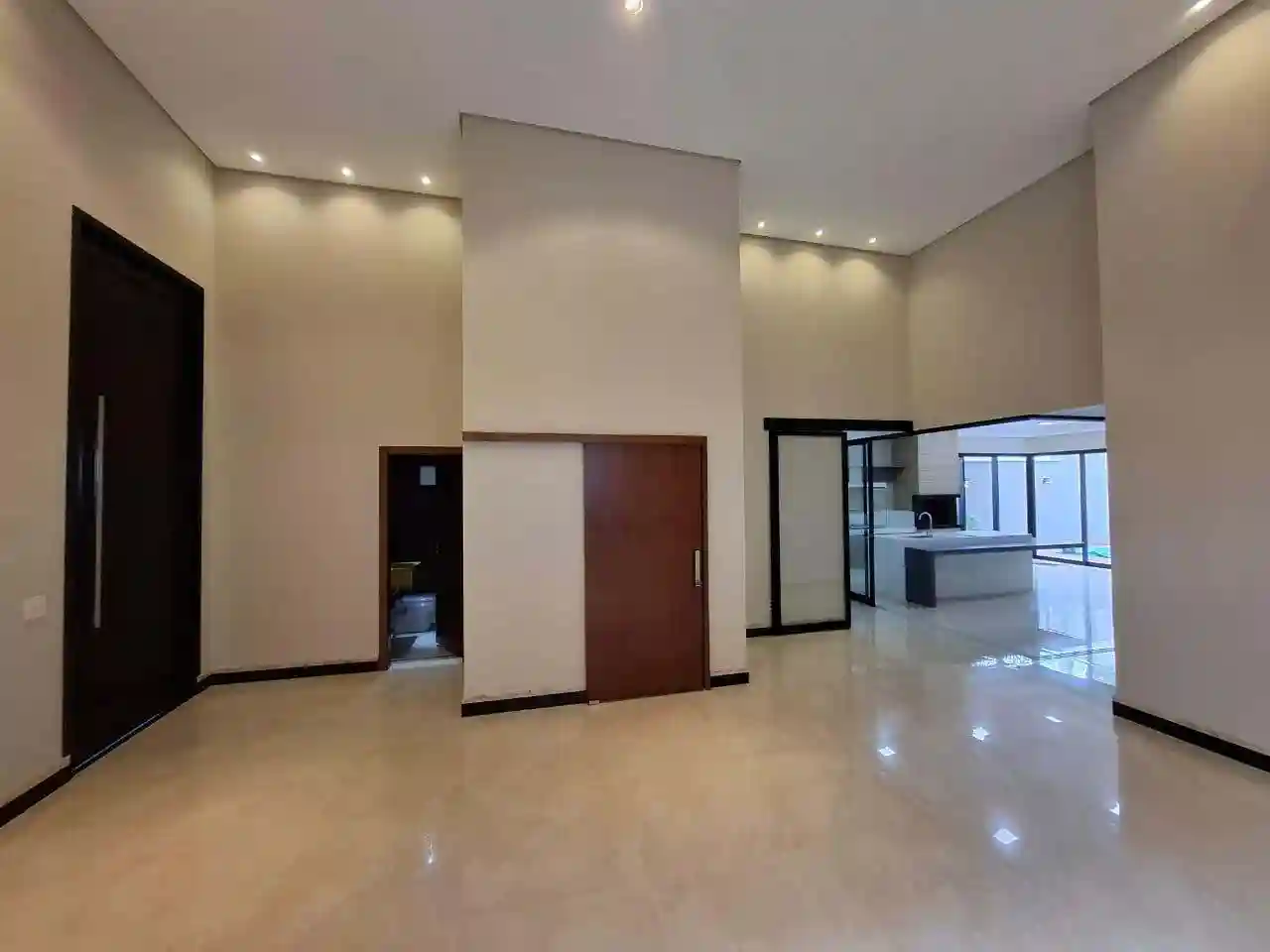 Casa de Condomínio com 4 quartos à venda, 267m² — foto 1 de 44