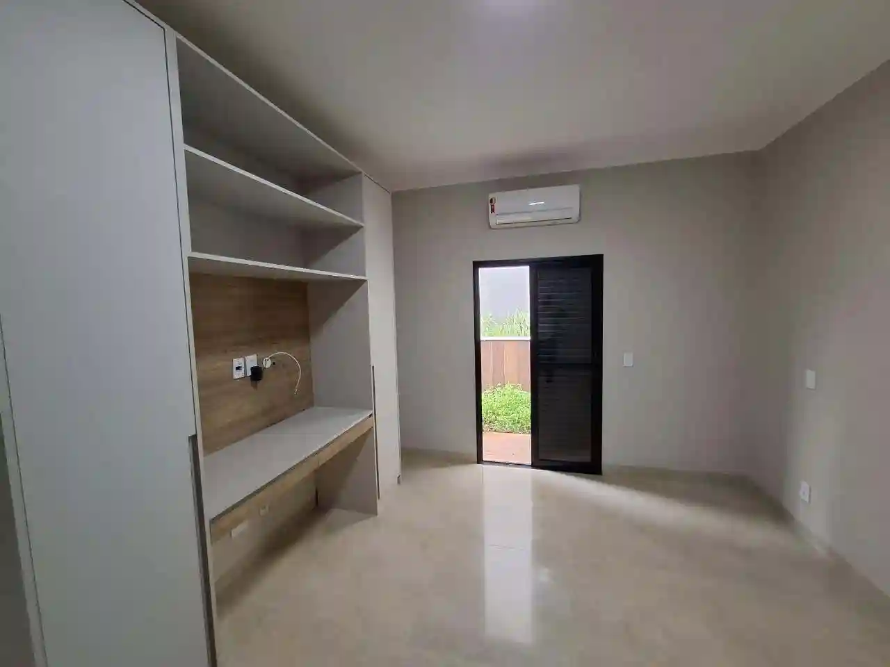 Casa de Condomínio com 4 quartos à venda, 267m² — foto 21 de 44
