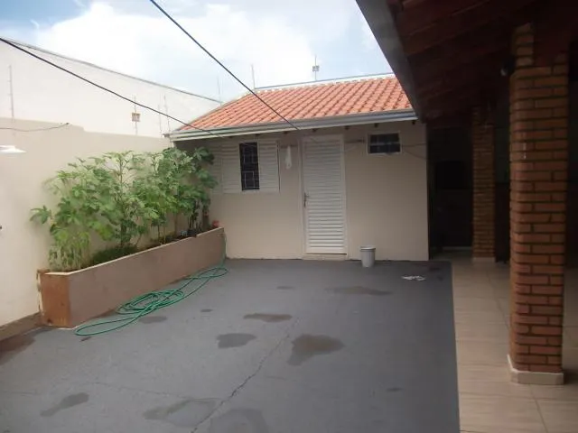 Casa à venda — foto 1 de 4