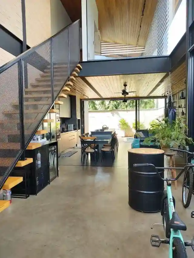 Casa de Condomínio com 4 quartos à venda, 240m² — foto 3 de 21