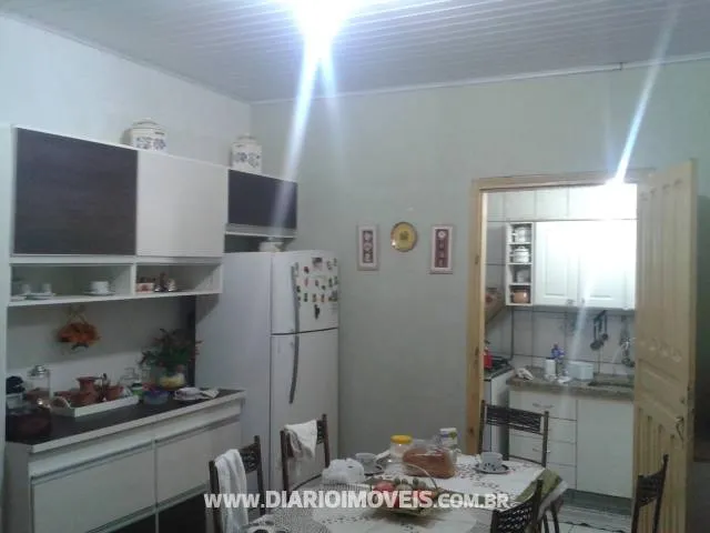 Casa à venda — foto 2 de 3