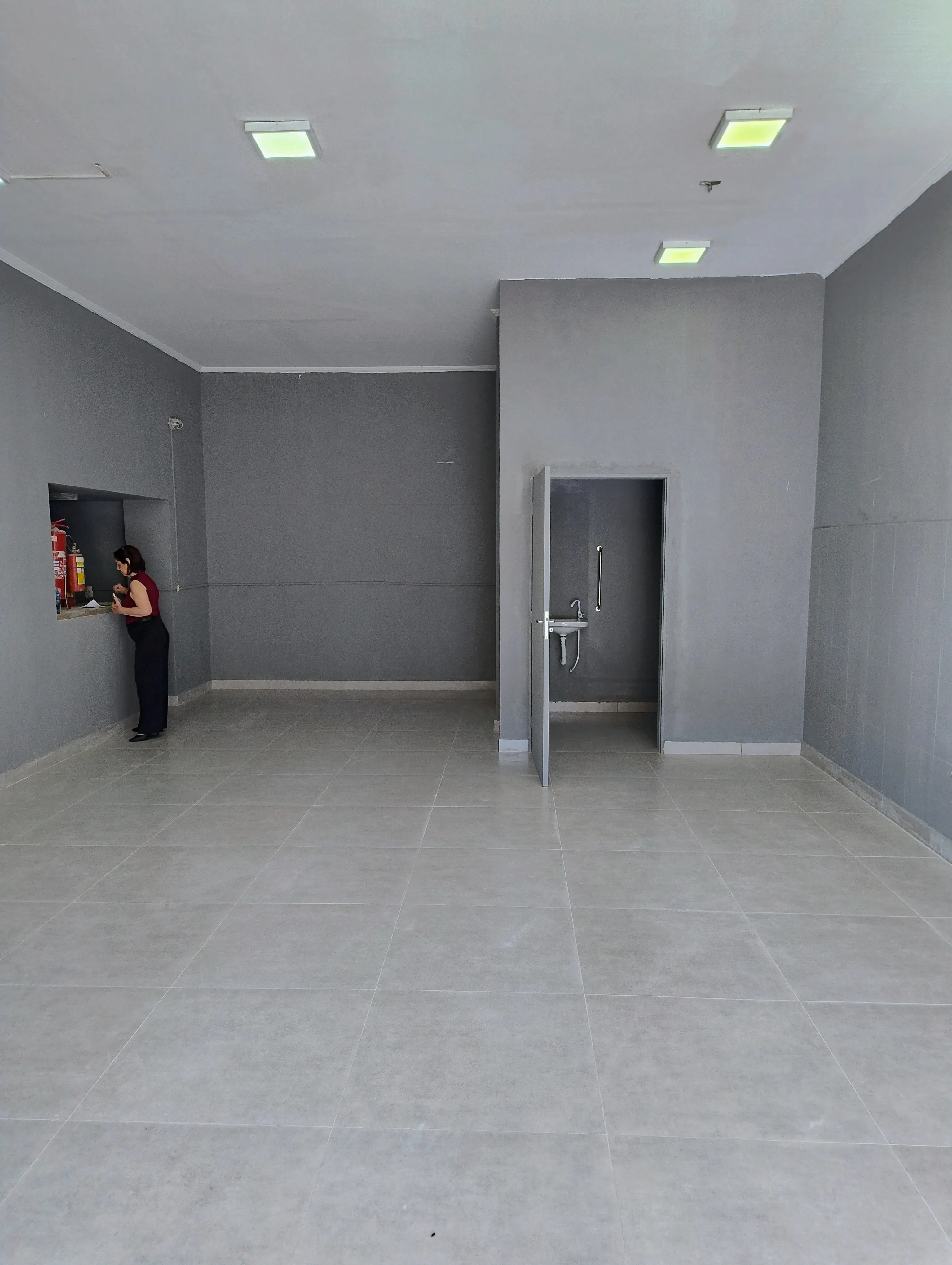 Loja / Salão / Ponto Comercial à venda e aluguel, 72m² — foto 2 de 8