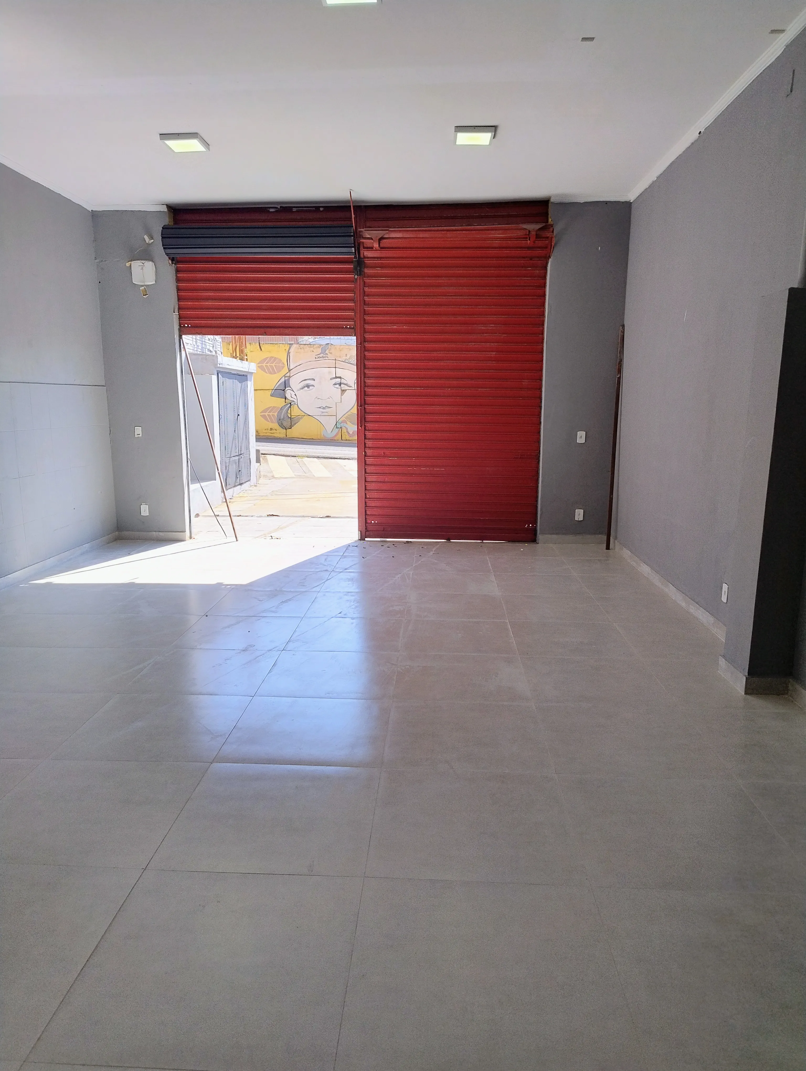 Loja / Salão / Ponto Comercial à venda e aluguel, 72m² — foto 3 de 8