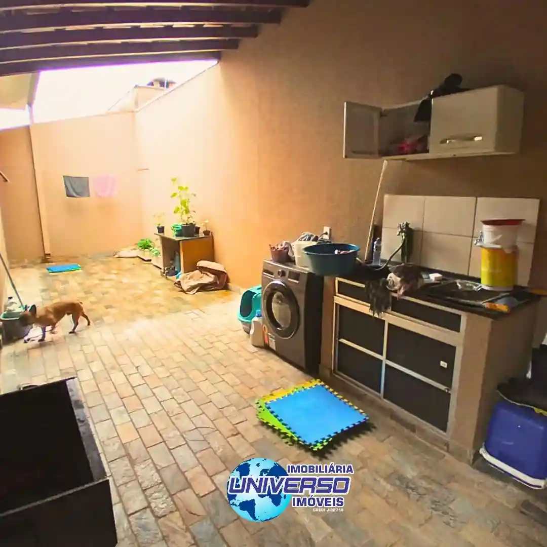 Casa com 3 quartos à venda, 130m² — foto 2 de 11