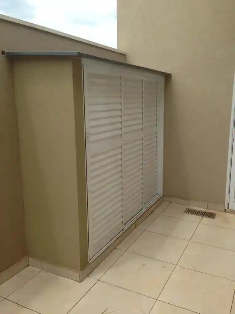 Casa de Condomínio com 3 quartos à venda, 450m² — foto 2 de 17