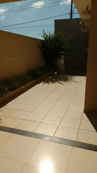 Casa de Condomínio à venda — foto 1 de 3