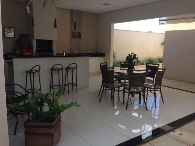 Casa de Condomínio à venda — foto 3 de 3