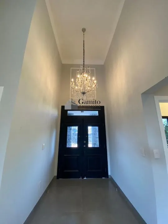 Casa de Condomínio à venda — foto 1 de 10