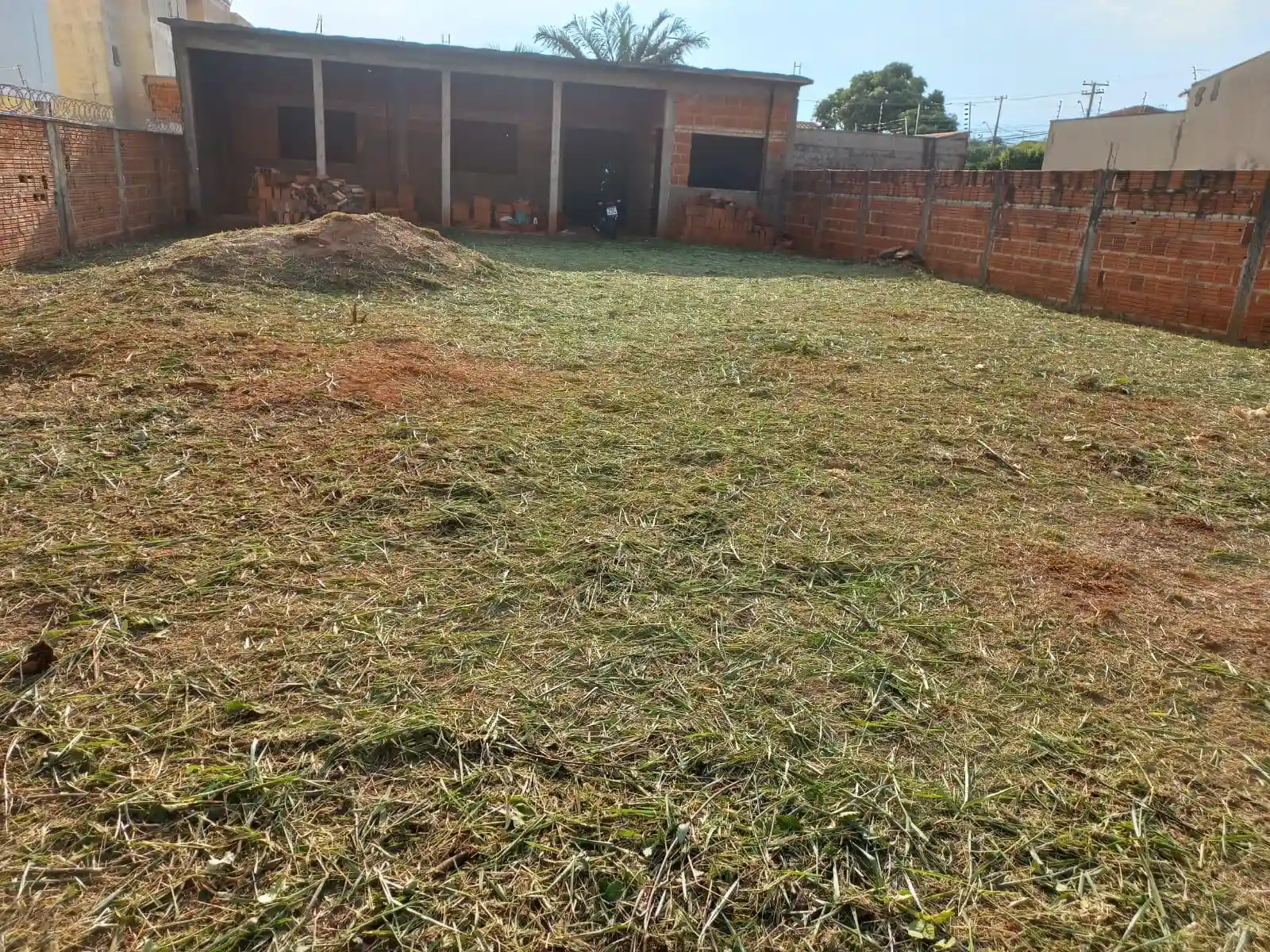 Terreno / Lote / Condomínio com 2 quartos à venda, 360m² — foto 2 de 4
