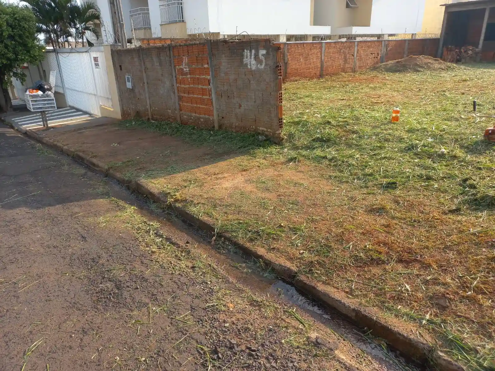 Terreno / Lote / Condomínio com 2 quartos à venda, 360m² — foto 1 de 4