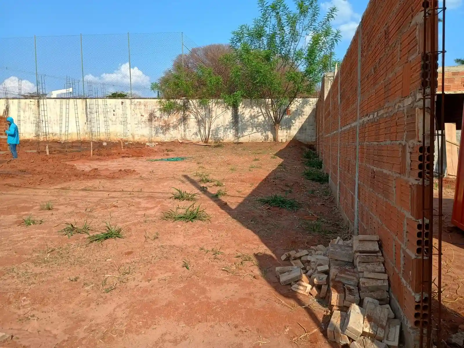 Terreno / Lote / Condomínio  à venda, 211m² — foto 2 de 4