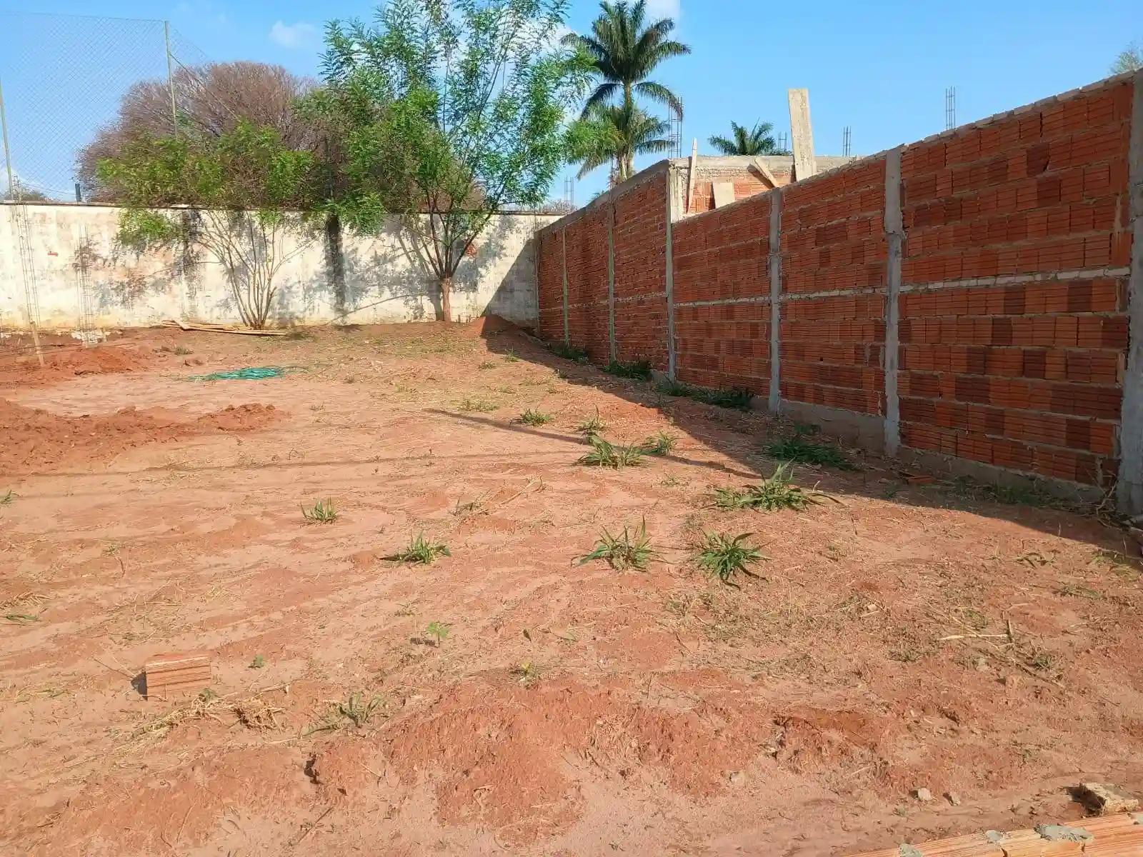Terreno / Lote / Condomínio  à venda, 211m² — foto 4 de 4