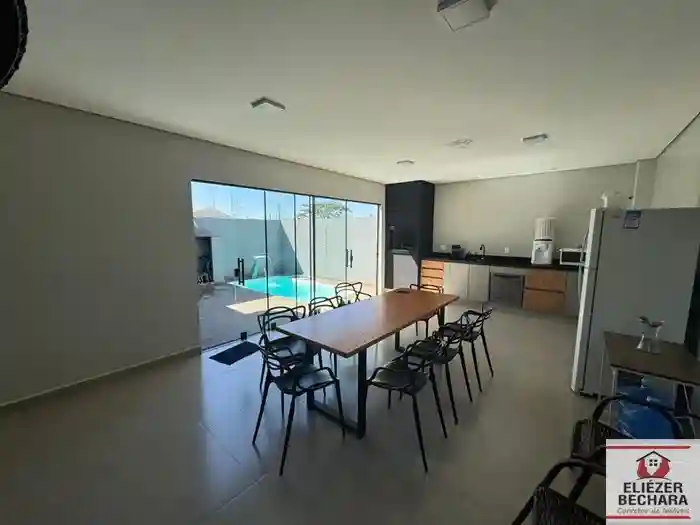 Casa com 3 quartos à venda, 200m² — foto 1 de 17