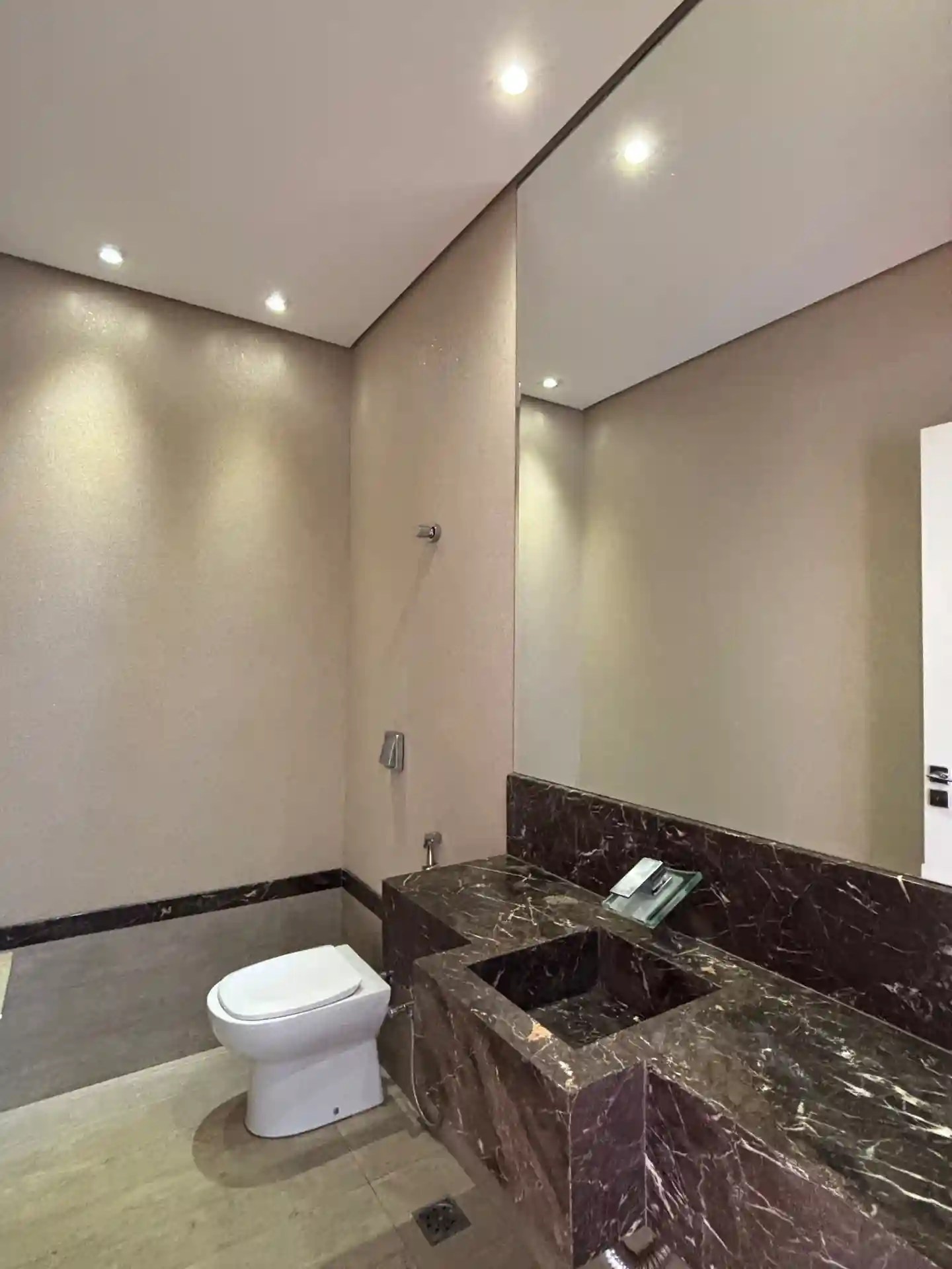 Casa de Condomínio com 3 quartos para aluguel, 230m² — foto 12 de 24