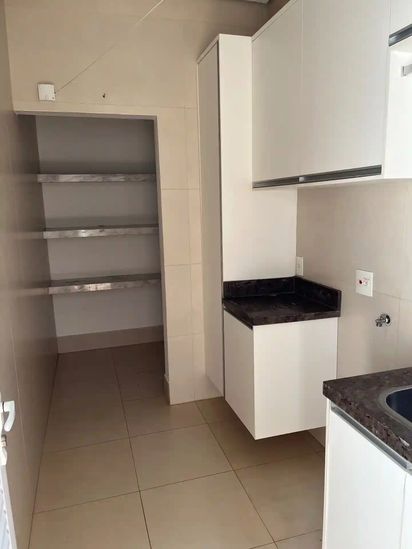 Casa de Condomínio com 3 quartos para aluguel, 230m² — foto 23 de 24
