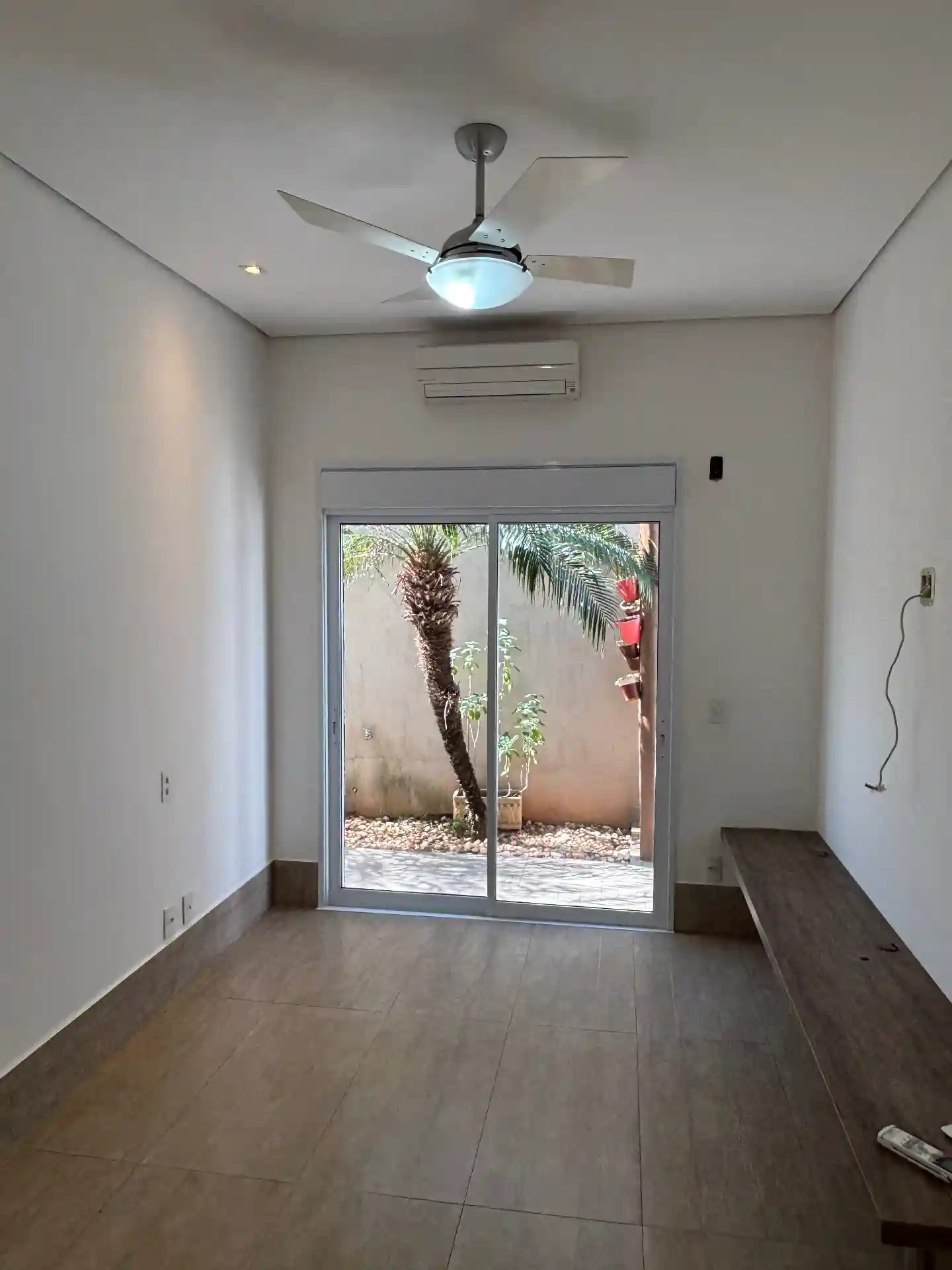 Casa de Condomínio com 3 quartos para aluguel, 230m² — foto 6 de 24